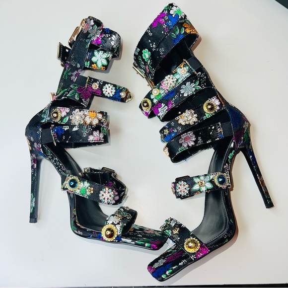 AZALEA WANG YOUR HONOR BROCADE EMBELLISHED GLADIATOR SANDAL IN BLACK 7.5 - Picture 4 of 4